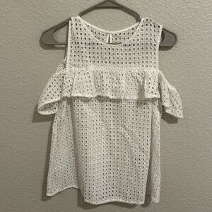 White eyelet tank with off the shoulder sleeves. Size S